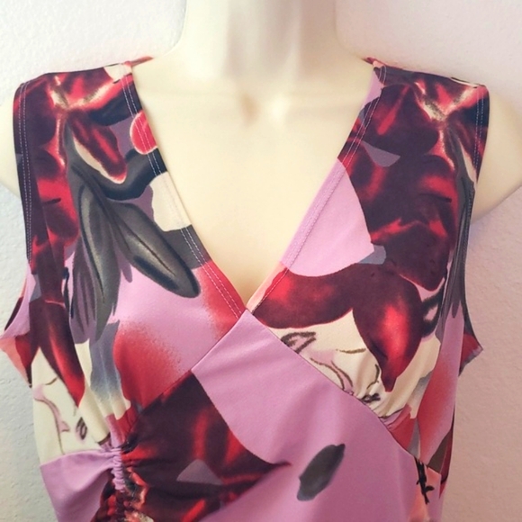 MKM Designs Large Floral Blouse w Ruching on Side - Picture 2 of 7